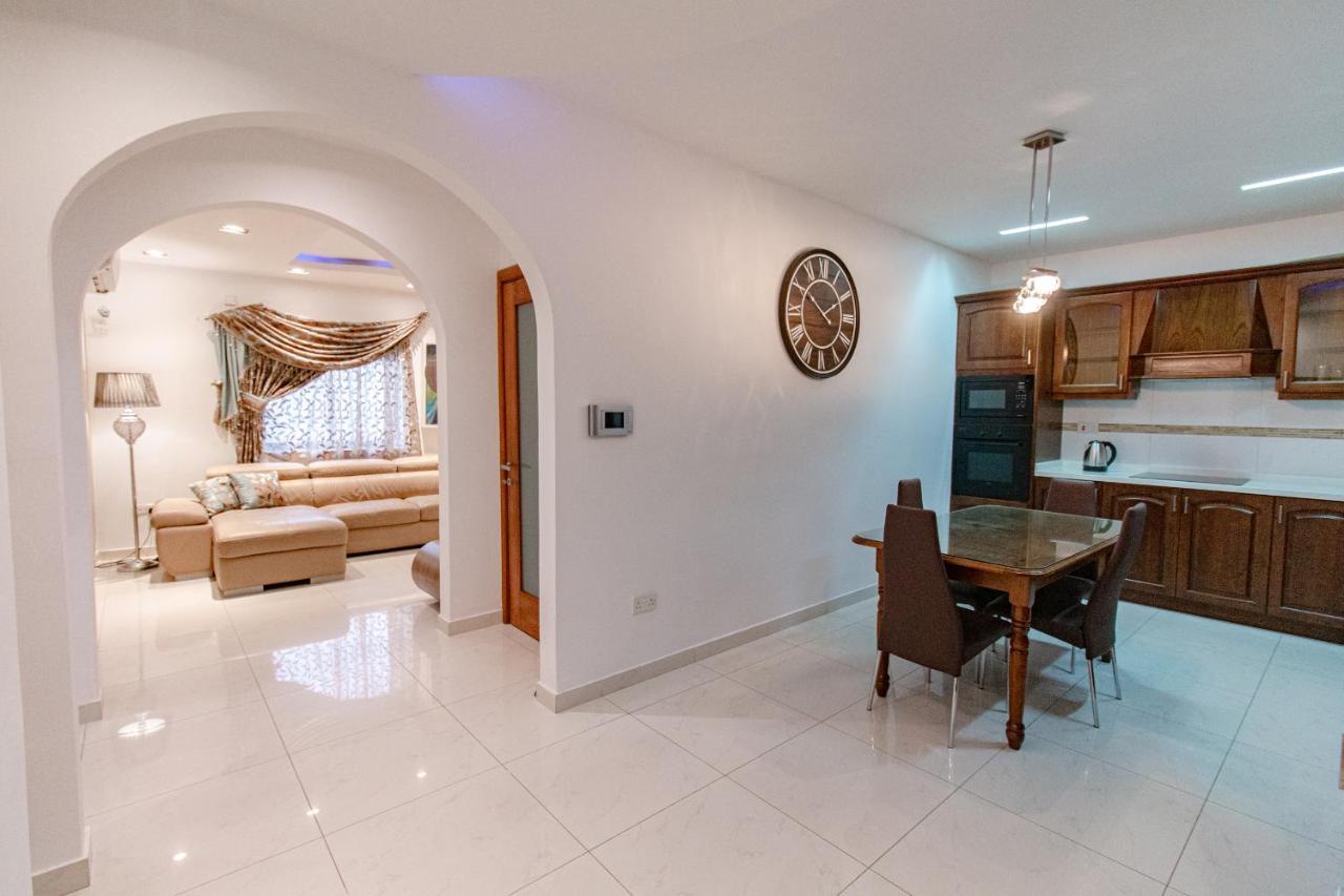 Stylish Corner Maisonette - Sunflower Birkirkara Ngoại thất bức ảnh